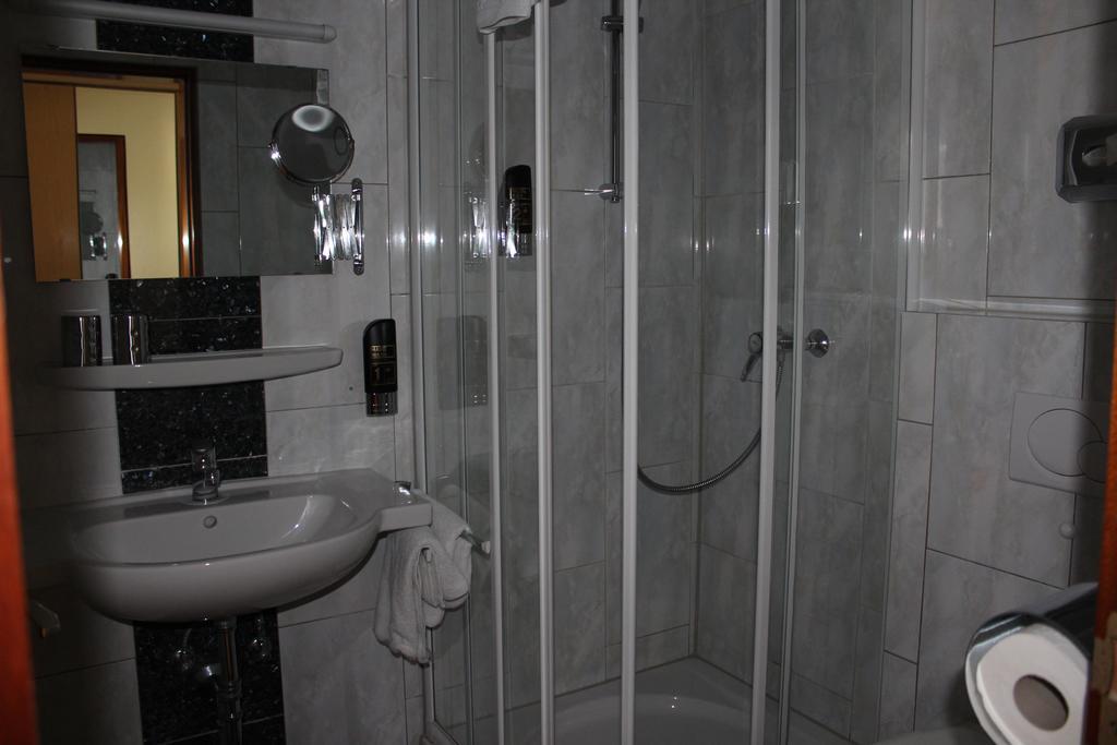 Hotel Gasthof Roessle Rottenburg am Neckar Bagian luar foto