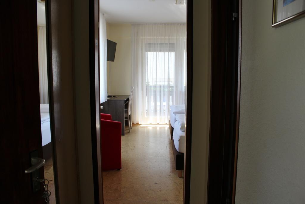 Hotel Gasthof Roessle Rottenburg am Neckar Bagian luar foto