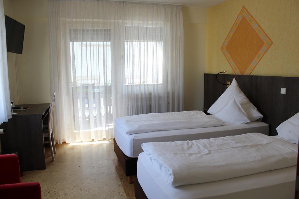 Hotel Gasthof Roessle Rottenburg am Neckar Bagian luar foto