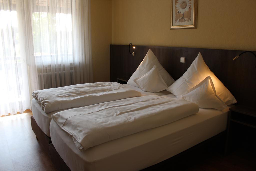 Hotel Gasthof Roessle Rottenburg am Neckar Bagian luar foto